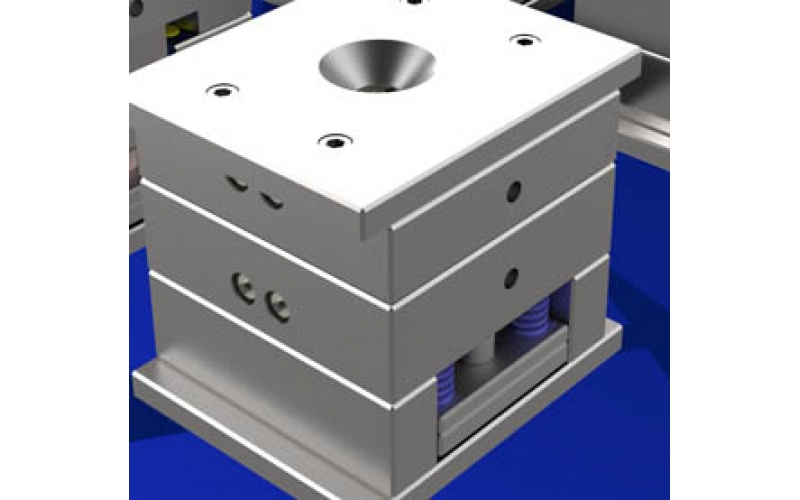 PET材料生產(chǎn)酒包裝盒，透明，模具必須冷卻，導(dǎo)致縮水率不能用1.5%